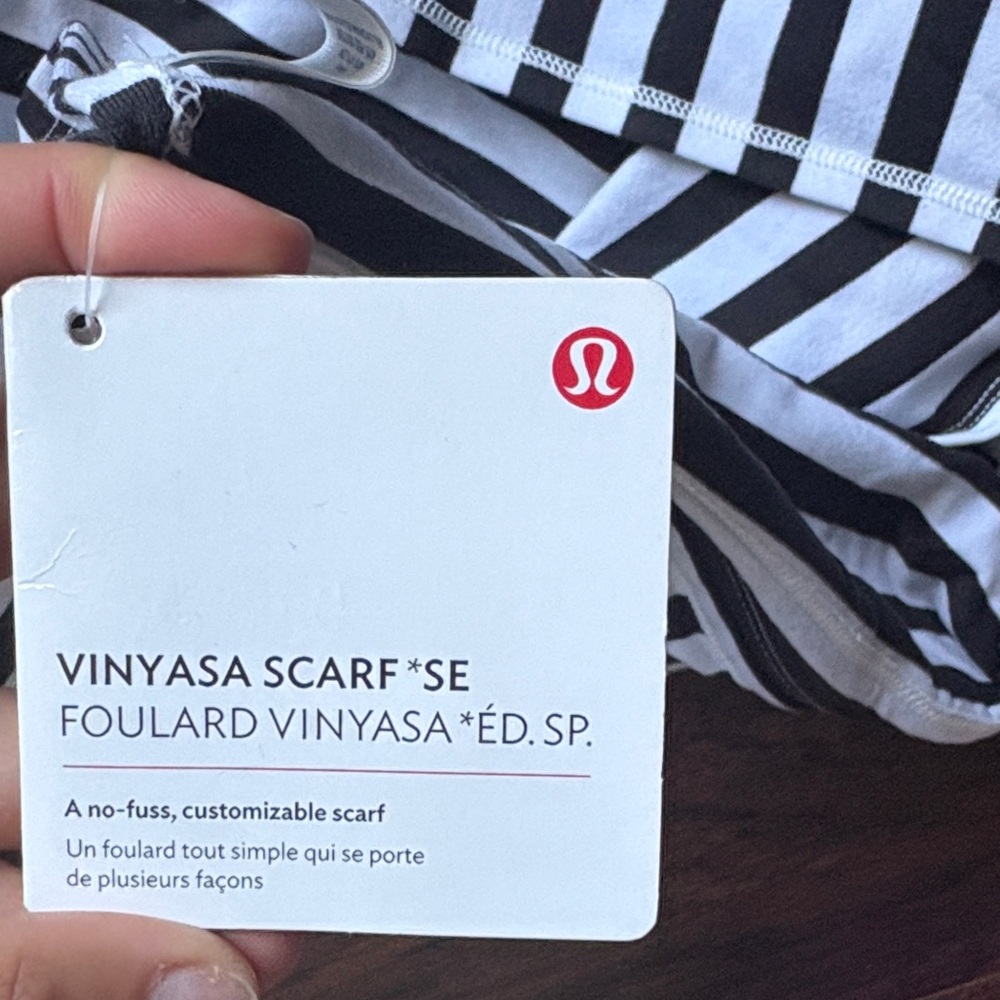 Lululemon Athletica Black and White Striped scarf can we wear multiple ways - Picture 3 of 5